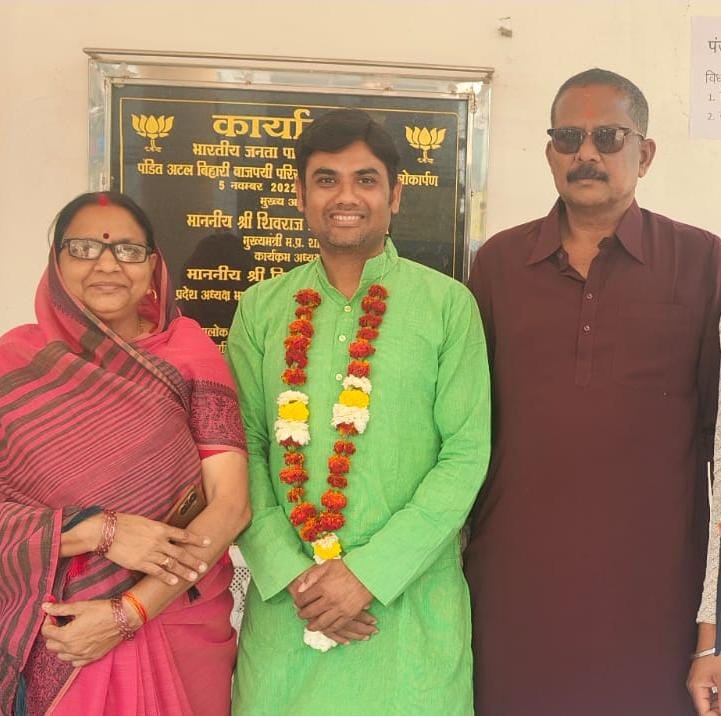 Felicitated by Seoni MLA Shri Dinesh Rai Munmun & District President